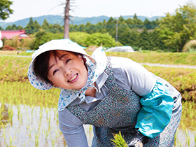 日本熟エロまん遊記　畑仕事で精を出したので精を補充してくれと頼まれて　8時間　サンプル画像01